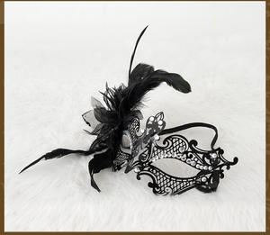 Boule masquée de carnaval Masque en métal Mascarade Masque strass demi-face Costume évidé pour la fête du festival - Product Image 5