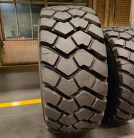 Pneu OTR radial de haute qualité 16.00R25 1600R25 GCB5 E4 E3 pour grue, transpalette, empileur, bulldozer