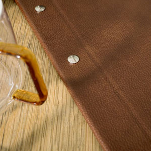 Cubierta de Menú de Cuero Sintético Marrón para Restaurante, con Fijación por Tornillos, Exhibidor de Menú de Doble Cara - Product Image 5