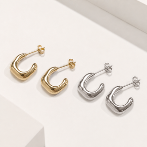 Boucles d'oreilles clous sculpturales en forme de goutte fluide, boucles d'oreilles créoles ouvertes en acier inoxydable plaqué or 14K sous vide, options de couleurs or et argent - Product Image 1