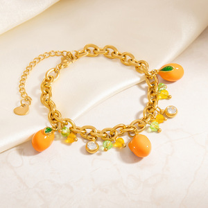 Pulsera con Colgante de Fruta, Chapada en Oro de 18K, Joyería de Acero Inoxidable para Mujer, Accesorio de Moda, Diseño con Dije de Naranja y Melocotón - Product Image 2