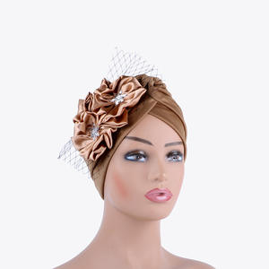 Femmes élégantes fleurs Turban <span class=keywords><strong>Bonnet</strong></span> musulman tête écharpe chapeaux fête chapeaux tête africaine cravate Nigeria femme haut chapeau mariage 50% - Product Image 5