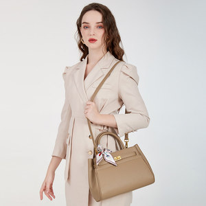 Sac à main carré élégant <span class=keywords><strong>beige</strong></span> de créateur avec foulard en soie décoratif, en <span class=keywords><strong>cuir</strong></span> PU premium, fourre-tout à fermeture éclair, bandoulière, grande capacité, polyvalent - Product Image 5