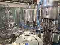 Chaîne de production complète de remplissage automatique de bouteilles PET pour eau minérale pure et soda pour petites entreprises