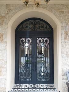 Puerta Metálica de Lujo Estilo Francés con Vidrio y Marco de Acero, de Empuje y Tracción, en Negro, Cobre, Bronce y Peltre para Edificios Modernos - Product Image 5