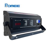 Lumière stroboscopique LED 1000W polychrome 8 + 8 sections à trois couleurs avec effet de chasse pour l'éclairage spécifique de scène de concert de club de DJ