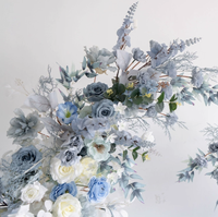 Arche de mariage de luxe faite à la main en soie bleu poussière avec fleurs, qualité supérieure, magnifique arche de mariage avec roses