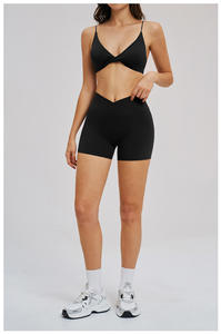 ชุดออกกำลังกายสำหรับผู้หญิง กางเกงขาสั้น บรา ชุดโยคะ ชุดฟิตเนส กางเกงขาสั้นเอวสูงแบบไขว้ ระบายอากาศได้ดี ไร้ตะเข็บ - Product Image 5