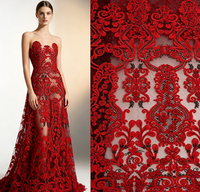 Tissu en maille de cristal baroque rouge vintage de luxe, lourdement brodé, pour robe de soirée formelle de haute couture