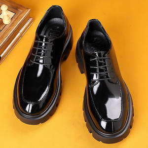 Robe noire en caoutchouc EVA à deux couches en cuir de vachette 38-44 avec pointe en <span class=keywords><strong>or</strong></span> <span class=keywords><strong>or</strong></span> <span class=keywords><strong>lion</strong></span> tête orteil mariage chaussures en cuir pour hommes - Product Image 2