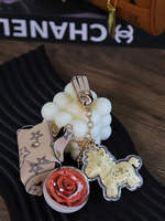 En gros Porte-clés et Pendentif de sac Fleur éternelle Rose stabilisée, Amulette porte-bonheur et de prospérité, Signe du zodiaque Cheval, pour la Fortune, Fête des Mères