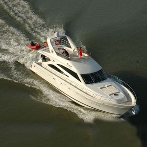 Yate de 68 Pies de Fibra de Vidrio con Motor Intraborda de 450HP a Gasolina, Velocidad de 35-40 Nudos, Barco de Crucero de Lujo - Product Image 1
