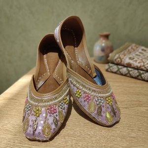 BS INTERNATIONAL Zapatos de Mujer y Niña con Bordado Tradicional Hecho a Mano, Diseño Floral, Punta Redonda, Tacón Plano, Cuero Vacuno, Elásticos con Cordones, a la Moda - Product Image 1