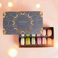 Vente en gros Boîtes à macarons personnalisées pour 12 boîtes d'emballage pliables en carton de qualité alimentaire avec logo en feuille d'or