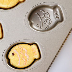 Cat Paw 6-Cavity Non-Stick Baking Mold For Madeleine Cake DIY Oven Use - Product Image 2