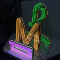 Signalisation électronique d'intérieur de forme personnalisée Miroirs à l'infini à LED Boîte à lumière avec lettres de mariage Panneaux de construction illuminés