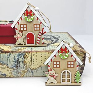 Ornement suspendu en bois en forme de maison de pain d'épices, rouge et blanc, décoration de Noël, cadeau artisanal - Product Image 1