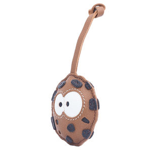 Breloque de sac en cuir en forme de biscuit ludique avec détail de gros yeux - Product Image 3