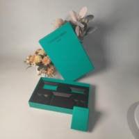 Boîtes d'emballage en papier de Noël et mariage avec logo personnalisé Collection d'ornements gaufrage stratification mate Ornement de faveur doux