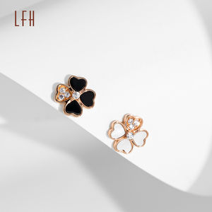 Pendientes de Trébol de Cuatro Hojas Modernos y Sencillos con Circonita Cúbica y Estilo de Oro Real de 18K para Regalos de Fiesta de Compromiso para Mujer - Product Image 3