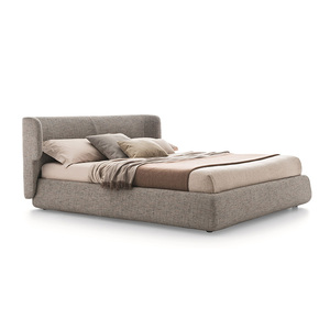Villas & Mansions Lit doux personnalisé Mobilier de chambre à coucher Mobilier de lit king size - Product Image 1