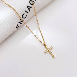 Collier pendentif croix en acier inoxydable pour femme, luxe exquis, plaqué or, simple, incrusté de zircon, chaîne à maillons, vente chaude - Product Image 3