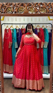 Vestido de Lujo con Tejido Jacquard Más Vendido para Mujer, con Elegante Estampado Floral, para Fiestas, Bodas y Eventos Nocturnos, Disponible para la Venta - Product Image 2