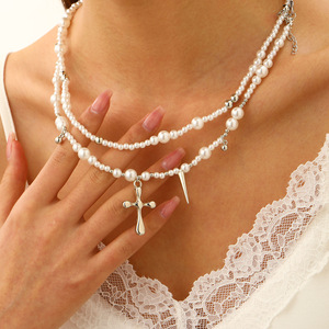 Kalung Pesta Wanita Trendy, Stylish, dan Elegan, Berlapis Emas, Paduan Logam, Mutiara Berlapis-lapis, Liontin Salib, Model Panjang dan Menonjol - Product Image 2