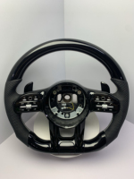 Volant en bois noir brillant et cuir pour W205 W213 G63 avec surpiqûres blanches perforées pour un look sportif et performant