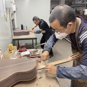 <span class=keywords><strong>Guitarra</strong></span> <span class=keywords><strong>Española</strong></span> Hecha a Mano de Tres Piezas, 39 Pulgadas, con Tapa de Cedro Canadiense y Fondo y Lados de Palisandro - Product Image 4