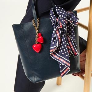 <span class=keywords><strong>En</strong></span> forme de coeur résine <span class=keywords><strong>perle</strong></span> matériel boucle porte-clés pêche étui de téléphone <span class=keywords><strong>portable</strong></span> pendentif accessoires colliers à la mode - Product Image 3