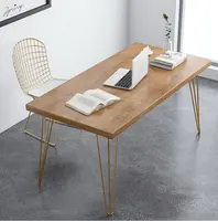 İskandinav minimalist modern stil katı ahşap bilgisayar masası ve metal ayaklar