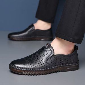 รองเท้าหนังลำลองผู้ชายแบบสวม  ระบายอากาศได้ดี ส้นเตี้ย สไตล์ฤดูร้อน สีพื้น - Product Image 2