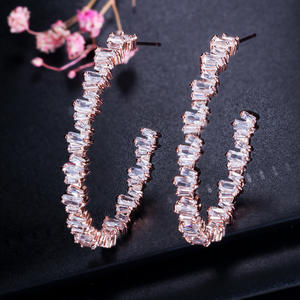 Pendientes de aro Pandora de oro rosa con cristales transparentes y discos grabados para mujer, joyería de moda - Product Image 4