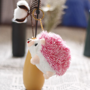 En gros, Porte-clés pendentif hérisson en peluche mignon et doux, en fausse fourrure, rembourrage en coton PP, 11 cm - Product Image 1