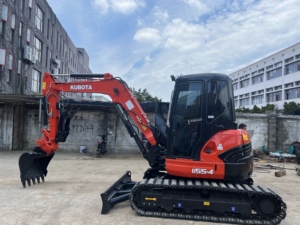 Mini-excavatrice Kubota U55-4 d'occasion en stock, sans fuite d'huile, rapport d'inspection complet, mini-excavatrice japonaise. - Product Image 1