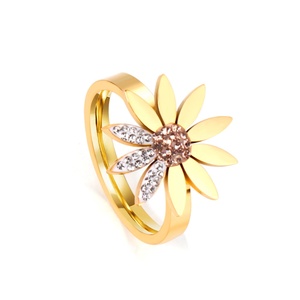 Anillo de Oro de 18k con Diseño Único en Forma de Flor, Anillo de Cristal para Mujer con Precio de Fábrica - Product Image 3