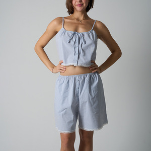Conjunto de Pijama Casual para Mujer Joven SUHE, Camisola a Rayas con Tirantes Ajustables y Pantalones Cortos, Estilo Dulce y Delicado - Product Image 1