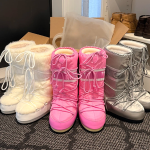 Bottes de neige classiques MOON de luxe haut de gamme, tendance de la mode, semelle épaisse, imperméables, tige en toile doublée de fourrure, lacets - Product Image 1