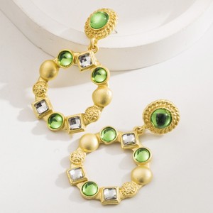 4 Stili Vintage di Orecchini Pendenti Barocchi con Perle Placcati Oro per Donne, Orecchini Geometrici in Acrilico per Feste - Product Image 4