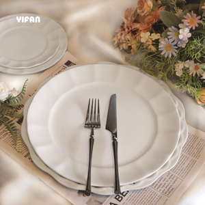 Plato Redondo de Porcelana Blanca Pura al por Mayor, Plato de Cena para Hotel, Juego de Platos de Cerámica de Hueso Fino con Relieve de Flores de Lujo - Product Image 1