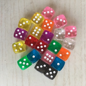 <span class=keywords><strong>Dés</strong></span> transparents colorés de 16 mm, <span class=keywords><strong>dés</strong></span> <span class=keywords><strong>en</strong></span> acrylique transparent à 6 faces avec points blancs pour jeux de société - Product Image 3