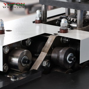 Máquina formadora de cuellos giratorios de acero para conductos cuadrados Yufon, tipo Pittsburgh, para la fabricación de tuberías <span class=keywords><strong>HVAC</strong></span> - Product Image 5