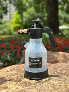 Pulverizador de Agua Manual Multiusos NBT de 2L para <span class=keywords><strong>Lavado</strong></span> de Autos, con Vaso Medidor, Boquillas de Latón y Pulverizador de Espuma - Product Image 2