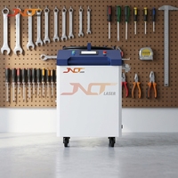 Nouvelle machine de nettoyage au laser CW économique de 6000 W, qualité industrielle, garantie de 3 ans, grande surface, élimination de la rouille et de la peinture sur métal
