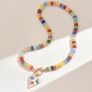 Collier pendentif pour femmes en gros, collier en perles de verre colorées, collier avec pendentif en forme de cœur peint en dessin animé - Product Image 4
