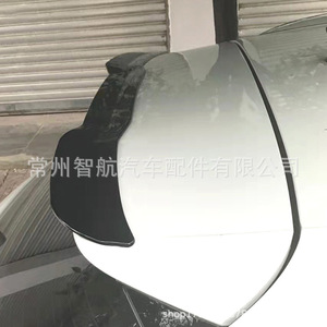 Alerón Trasero para Audi A3 Hatchback, Estilo Ducktail, Textura de Fibra de Carbono Negra, ABS, 2021-2024 - Product Image 1