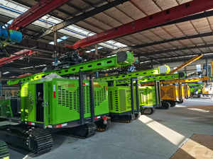 크롤러형 태양광 발전 크래시 배리어 파일 드라이버 태양 전지 패널 헬리컬 스크류 마이크로 파일 머신 파일 드라이버 - Product Image 3