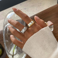 Anneau ouvert Rectangle en coquille naturelle en acier inoxydable à la mode pour les femmes bijoux de doigt plaqués or personnalisés