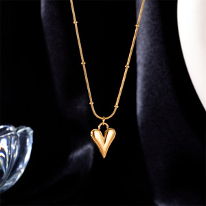 Heart Shape Stainless Steel Necklace Gold Chain Pendant Minimalist Style Gift Jewelry For Women Fashion Accessory - Product Image 3